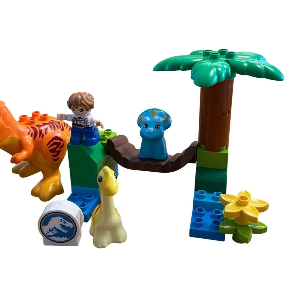 LEGO Duplo Jurassic World Dinosaur Building Set Owen Grady T-Rex 10880 10879 - Picture 3 of 3